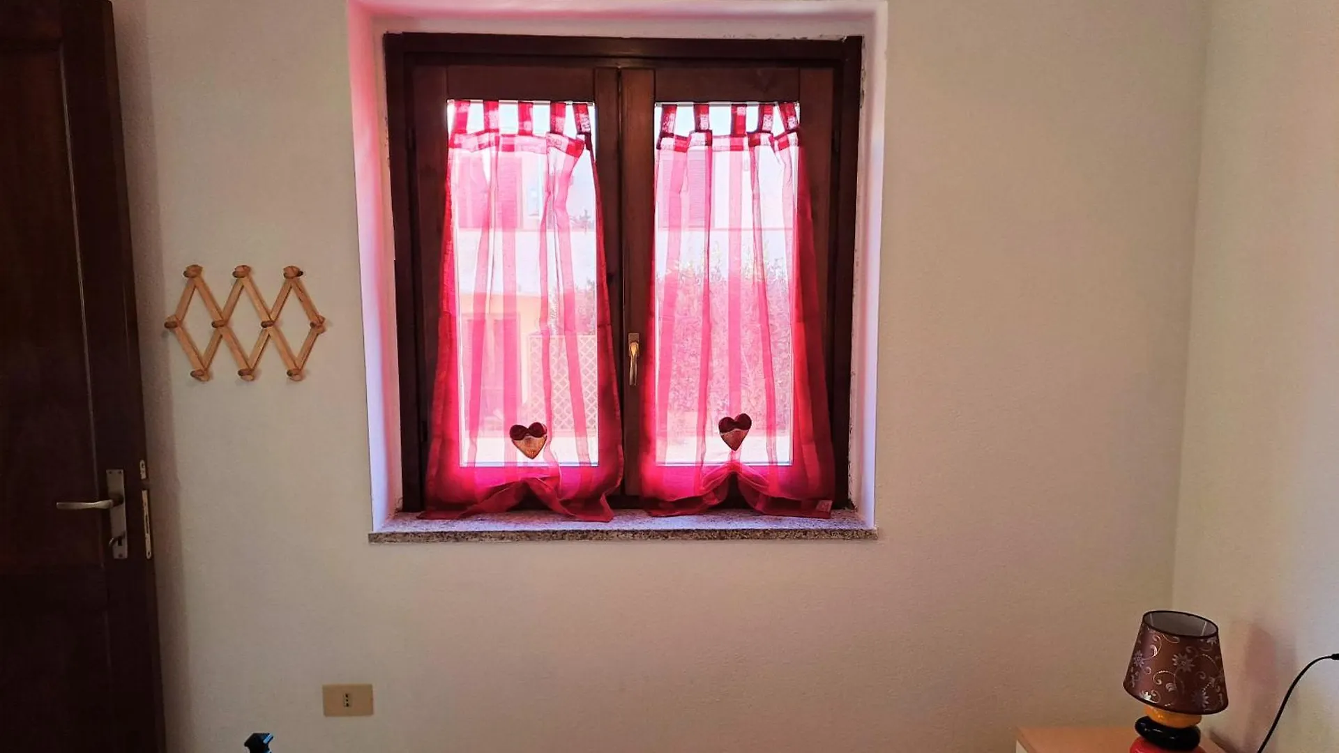 Nino Apartment بالاو